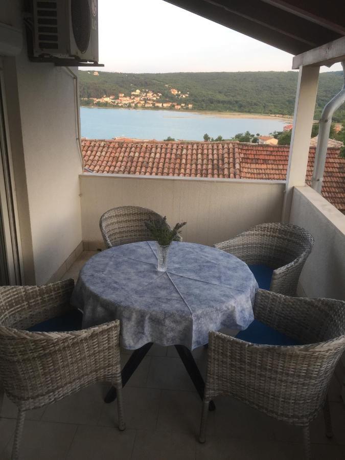Apartments With A Parking Space Cizici, Krk - 15415 Malinska Exterior foto